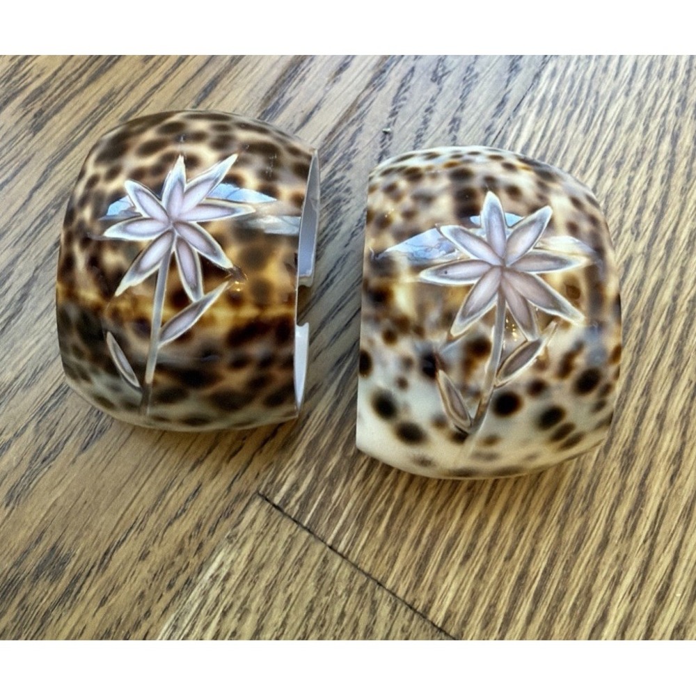 Vintage Carved Cowrie Shell Napkin Rings Tropical Floral Design Set of 2